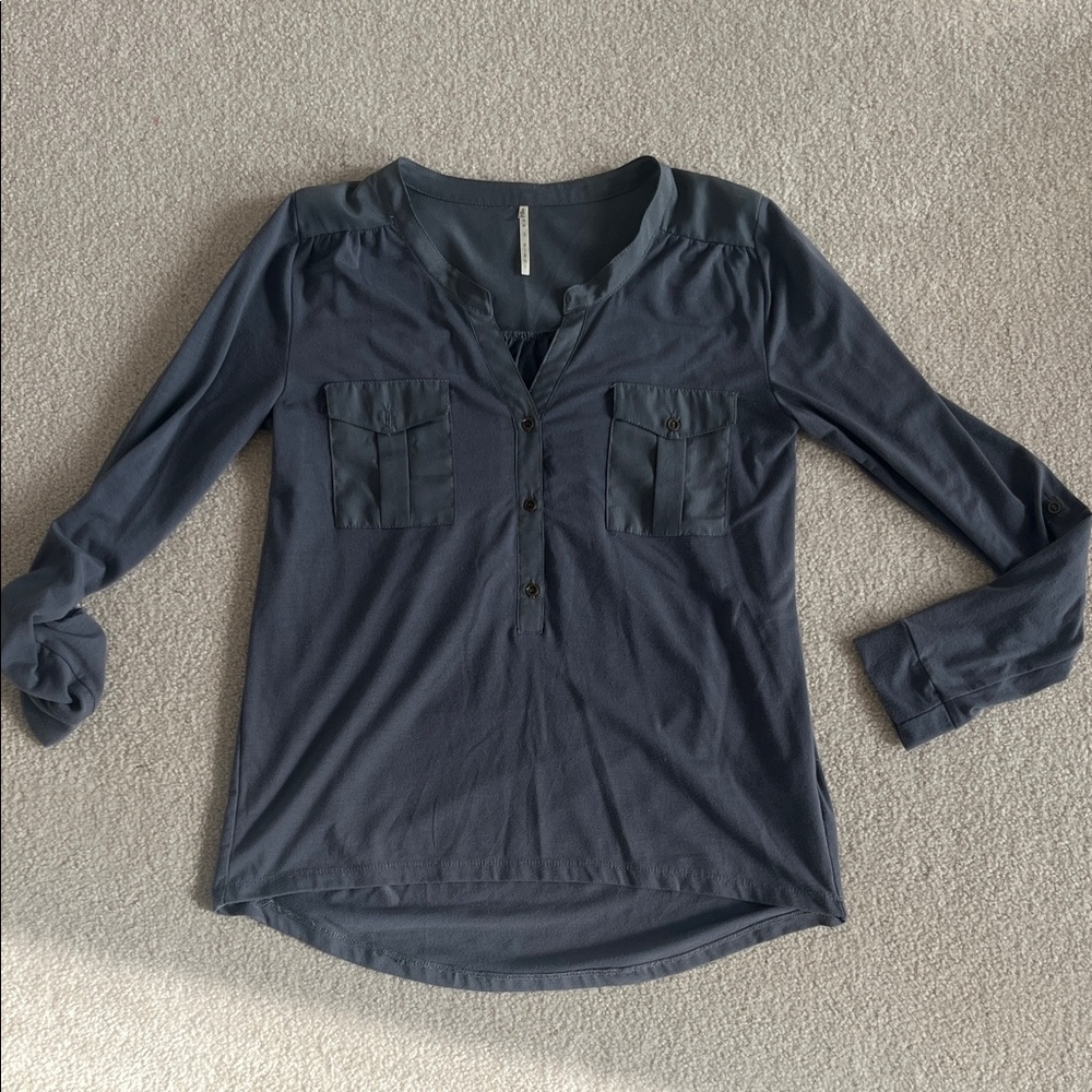 Women's Gray Button-Up Top